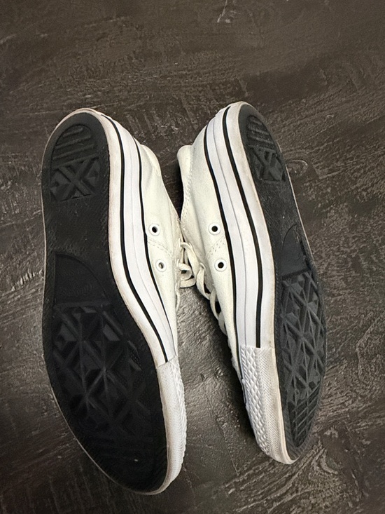 Converse Low-Top Sneakers in Off-White - Picture 7 of 8